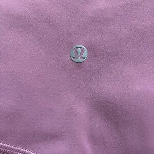 Lululemon Align Mauve Leggings size 8
23” inseam EUC